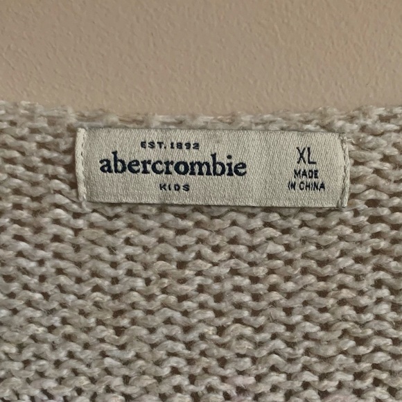 Cozy Knitted Cardigan - Picture 4 of 4